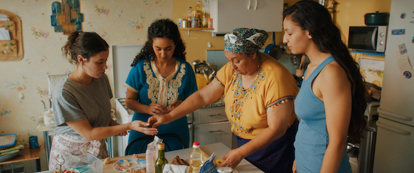  petite dernière d'Hafsia Herzi - prixaliceguy.com